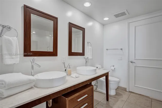 $879,000 | 485 Brickell Avenue, Unit 2009, Miami, FL 33131