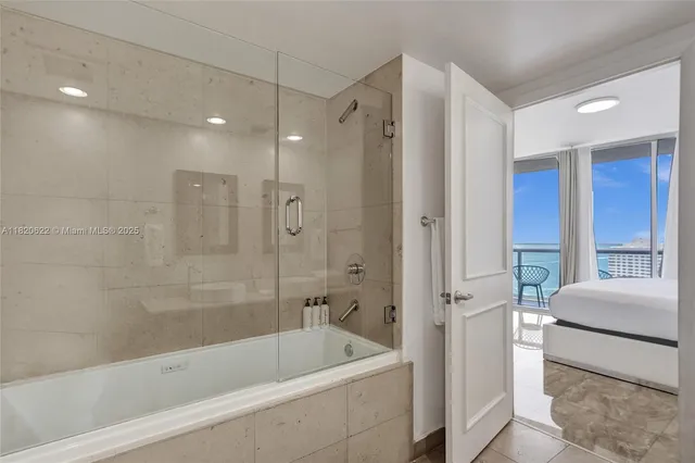 $879,000 | 485 Brickell Avenue, Unit 2009, Miami, FL 33131