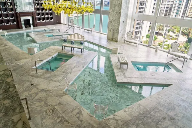 $879,000 | 485 Brickell Avenue, Unit 2009, Miami, FL 33131