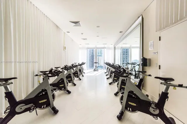 $879,000 | 485 Brickell Avenue, Unit 2009, Miami, FL 33131