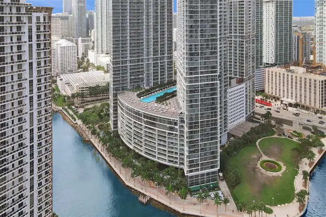 $879,000 | 485 Brickell Avenue, Unit 2009, Miami, FL 33131