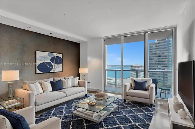 $879,000 | 485 Brickell Avenue, Unit 2009, Miami, FL 33131
