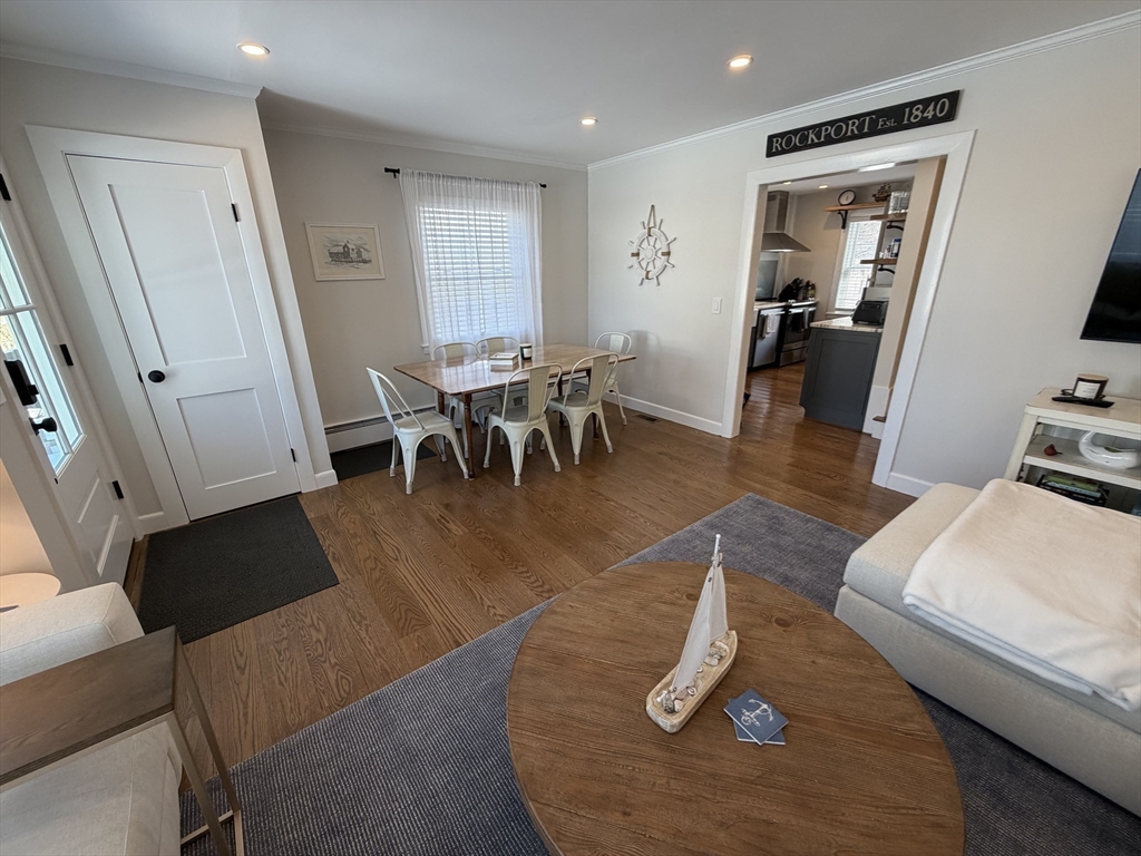 20 Smith Road, Unit SUMMER Rockport, MA 01966 - Photo 6 of 26 a living room with furniture