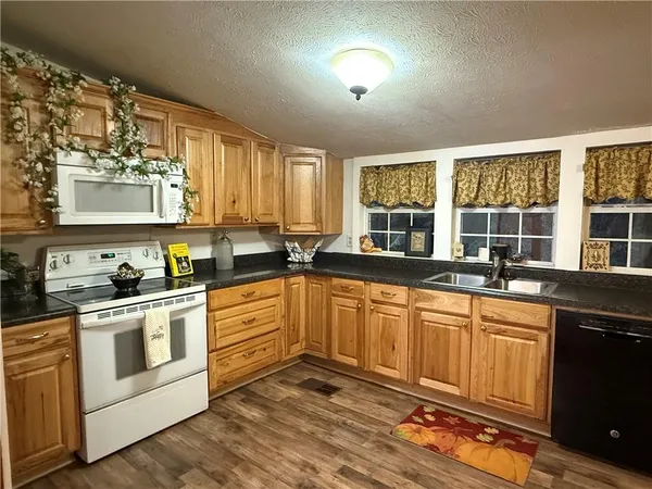 $189,933 | 180 Windy Wood Lane, Pollock, LA 71467