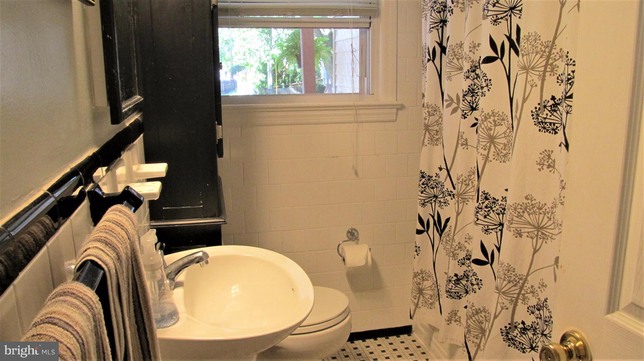 524 Cleveland Road Linthicum Heights, MD 21090 - Photo 15 of 27 Bath
