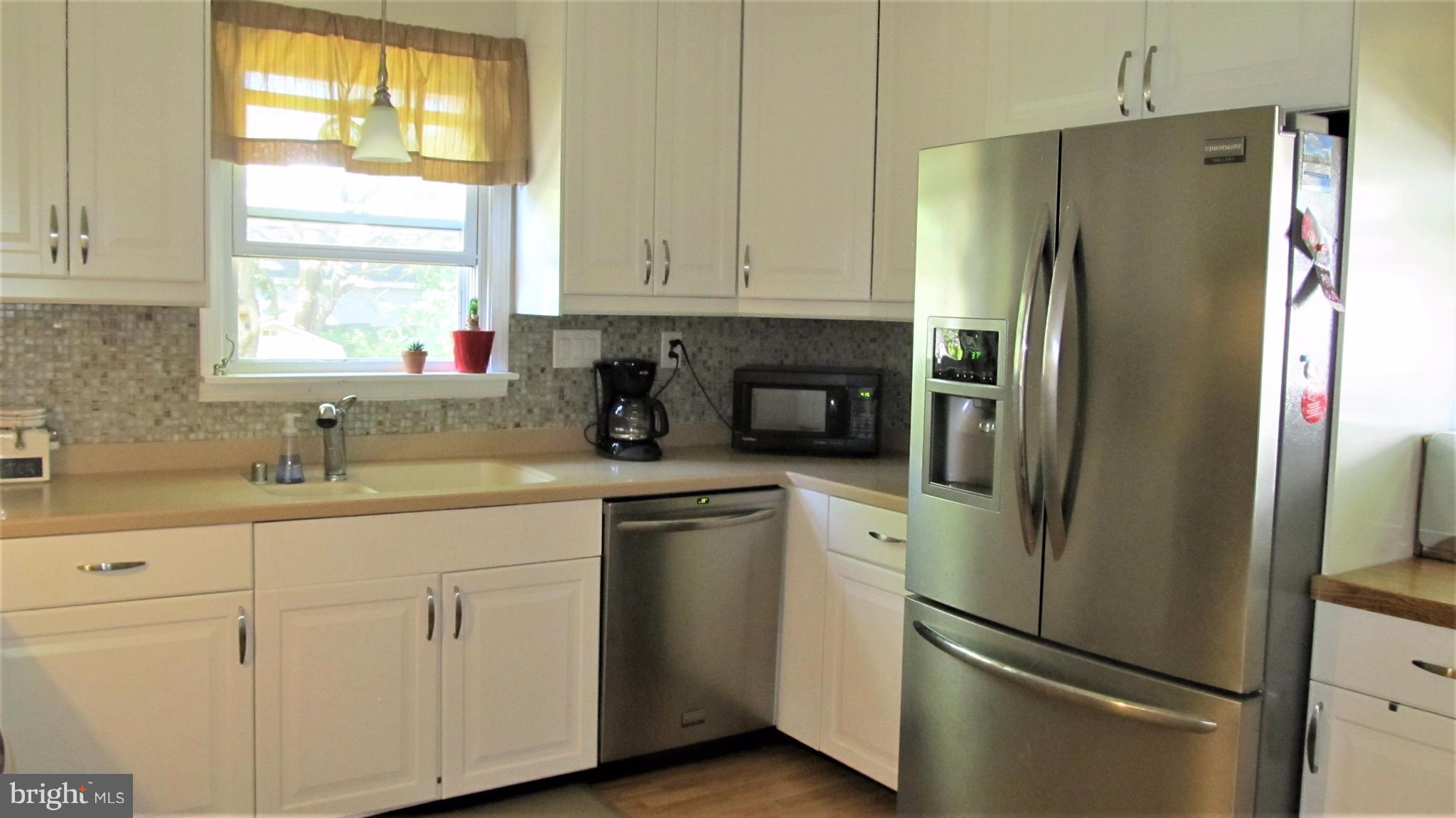 524 Cleveland Road Linthicum Heights, MD 21090 - Photo 5 of 27 Kitchen