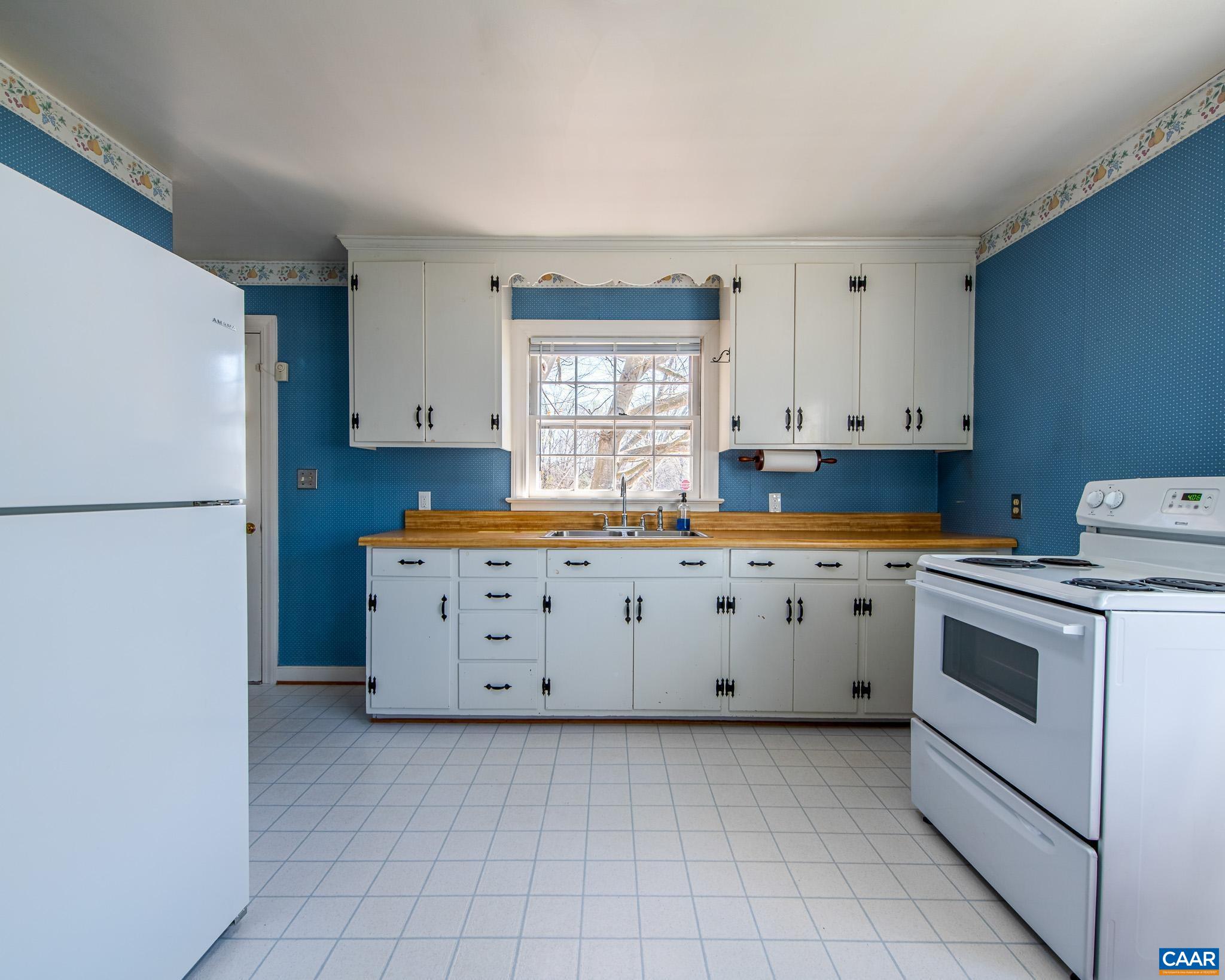 565 Stagecoach Road Charlottesville, VA 22902 - Photo 8 of 32