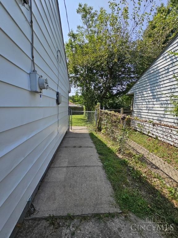 8789 Daly Road Cincinnati, OH 45231 - Photo 21 of 25