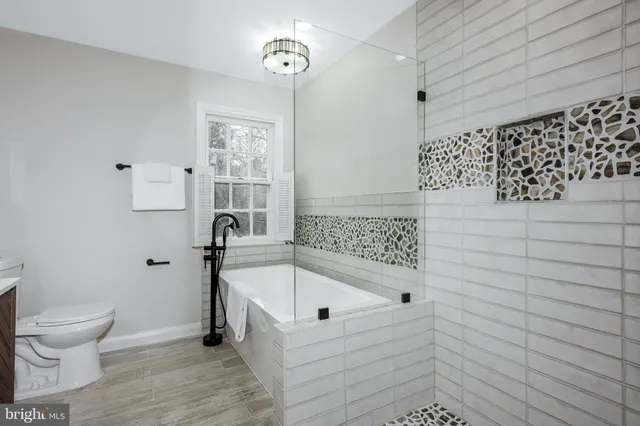 $895,000 | 207 St Dunstans Road, Baltimore, MD 21212