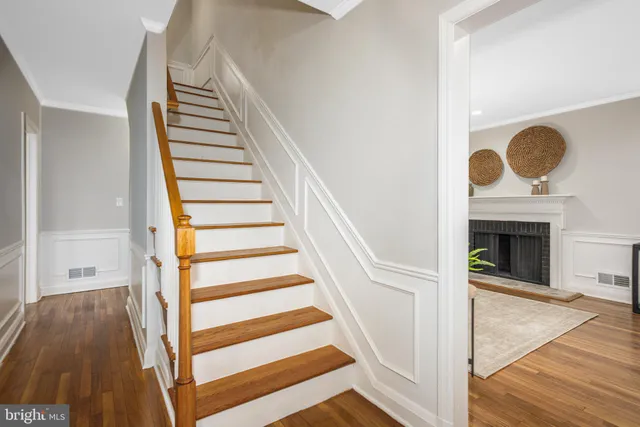 $895,000 | 207 St Dunstans Road, Baltimore, MD 21212