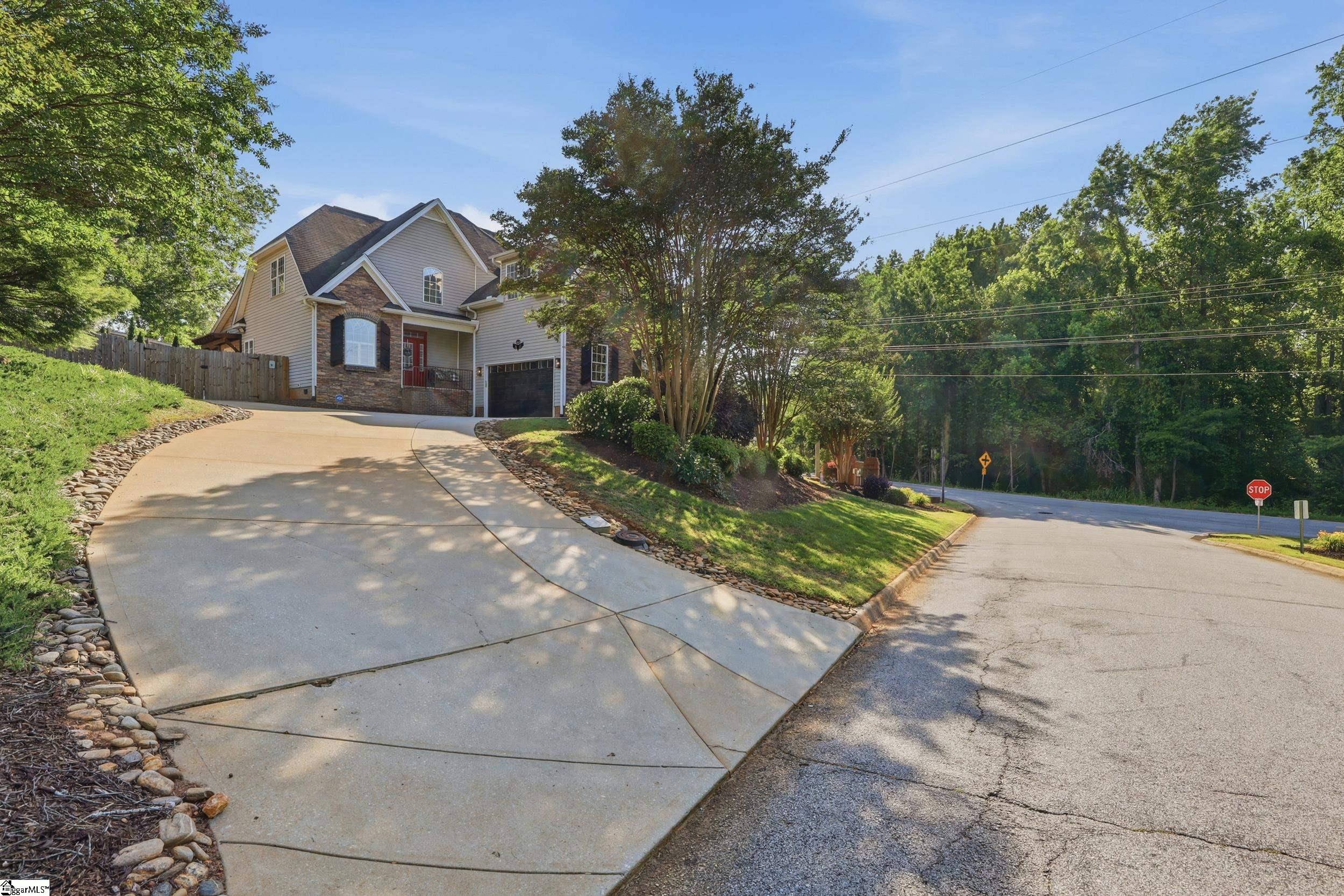 317 Squires Creek Road Simpsonville, SC 29681 - Photo 1 of 42