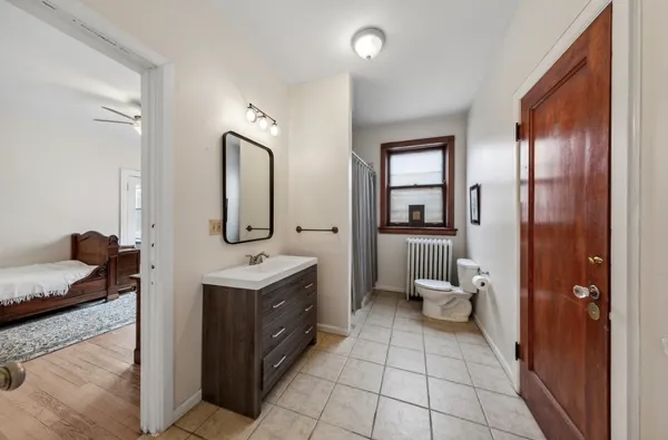 $4,000 | 5054 South Woodlawn Avenue, Unit 3C, Chicago, IL 60615