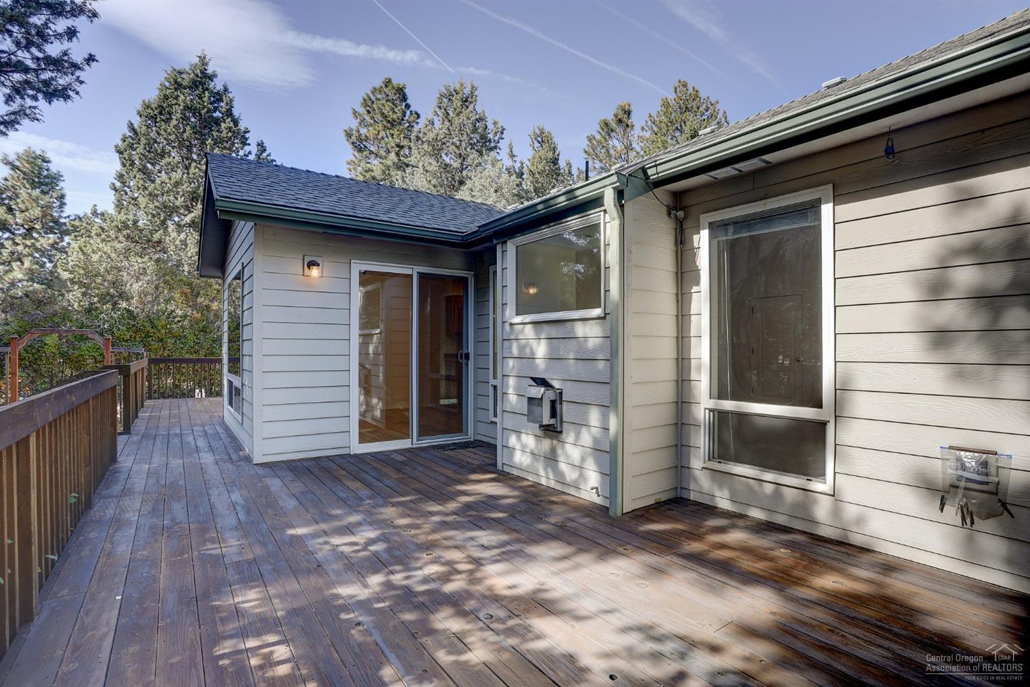 20443 Rae Road Bend, OR 97702 - Photo 19 of 25 Gallery Image 19