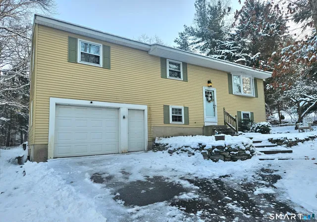 $379,900 | 31 Crouch Road, Hebron, CT 06231