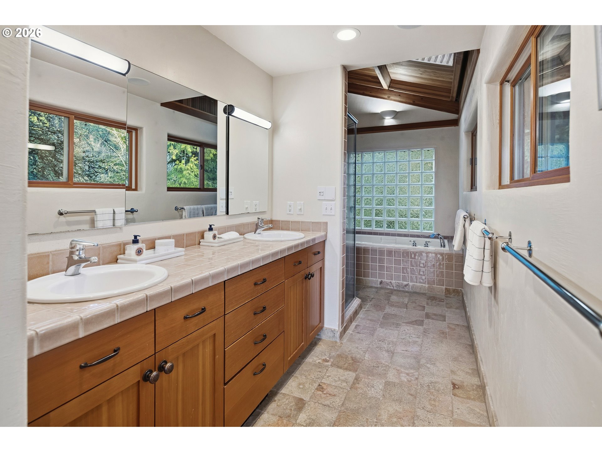 13537 Fielding Road Lake Oswego, OR 97034 - Photo 24 of 48