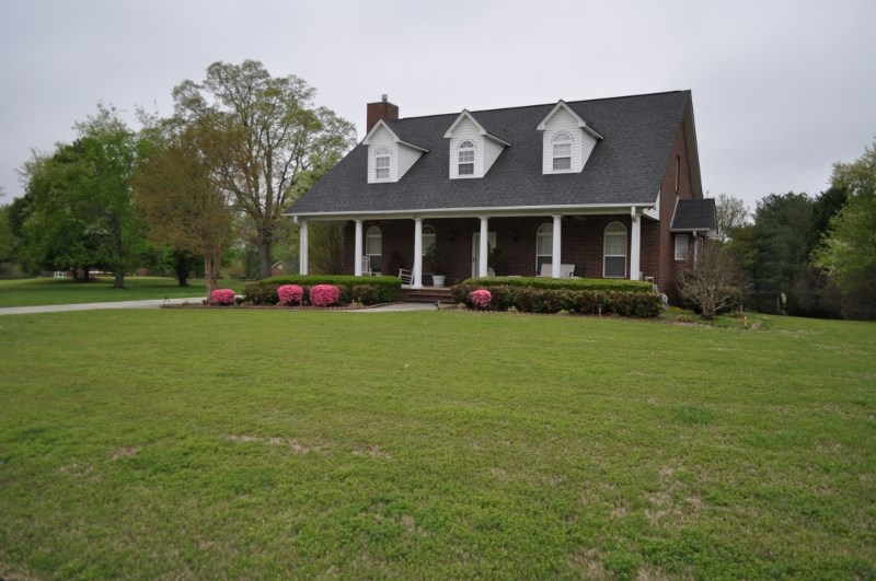 208 Pointe Road Inman, SC 29349 - Photo 3 of 23