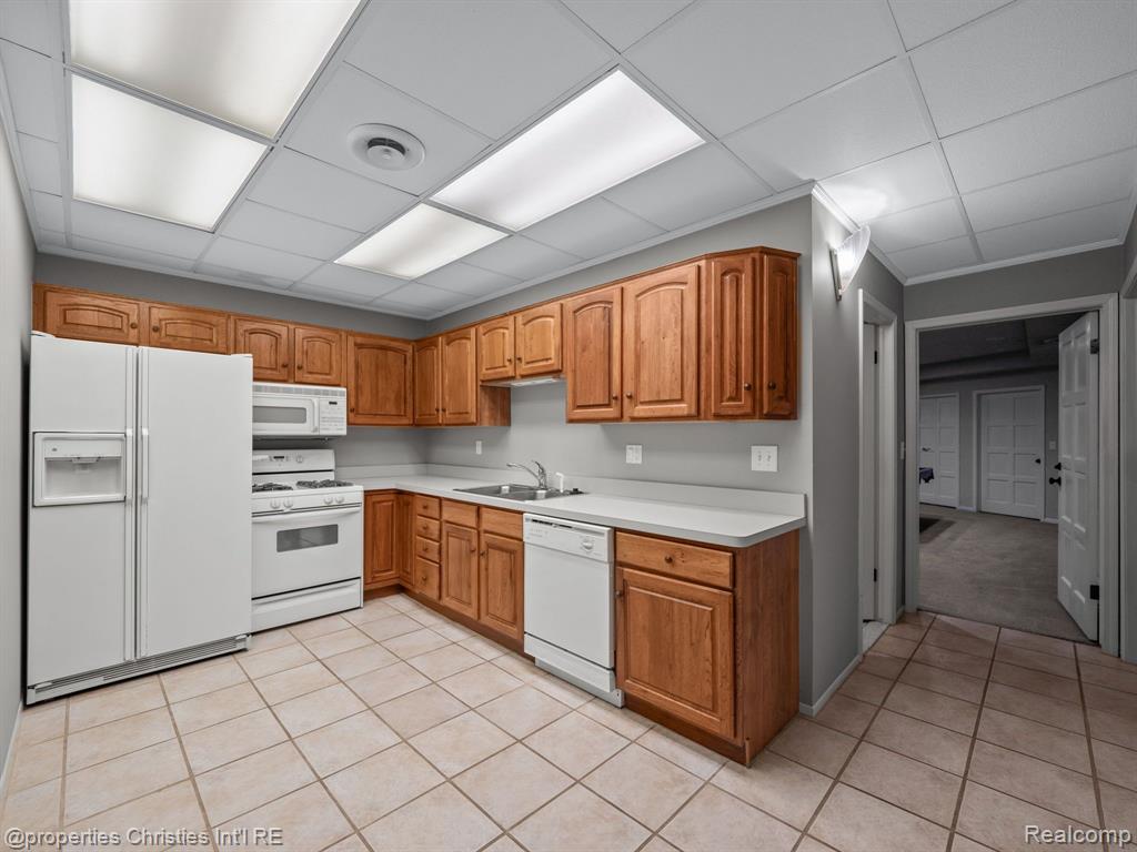 835 Northgate Road Rochester, MI 48306 - Photo 45 of 65