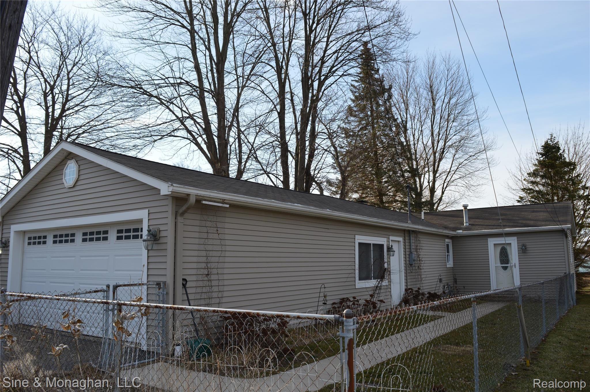 3261 Pointe Tremble Road Algonac, MI 48001 - Photo 4 of 33 014.JPG