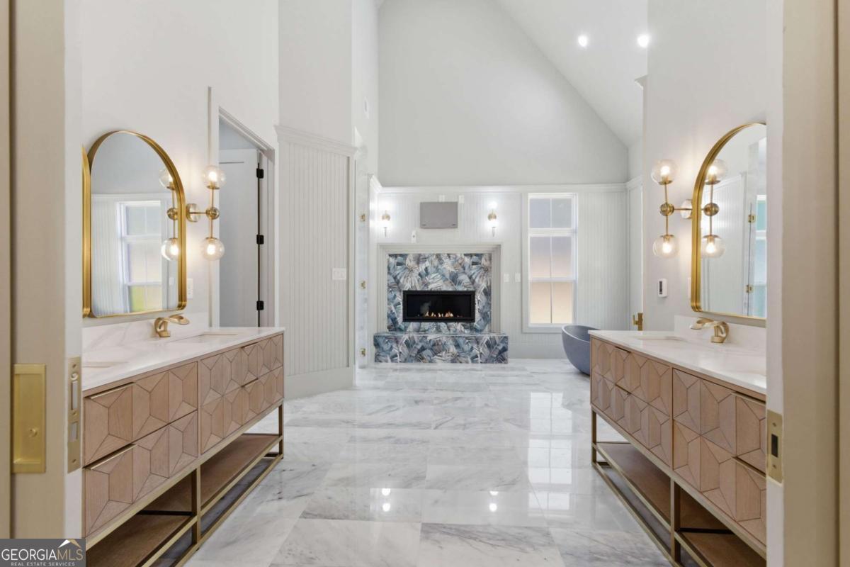 1315 Sandy Creek Road Tyrone, GA 30290 - Photo 73 of 100 a spacious bathroom with a double vanity sink and a mirror