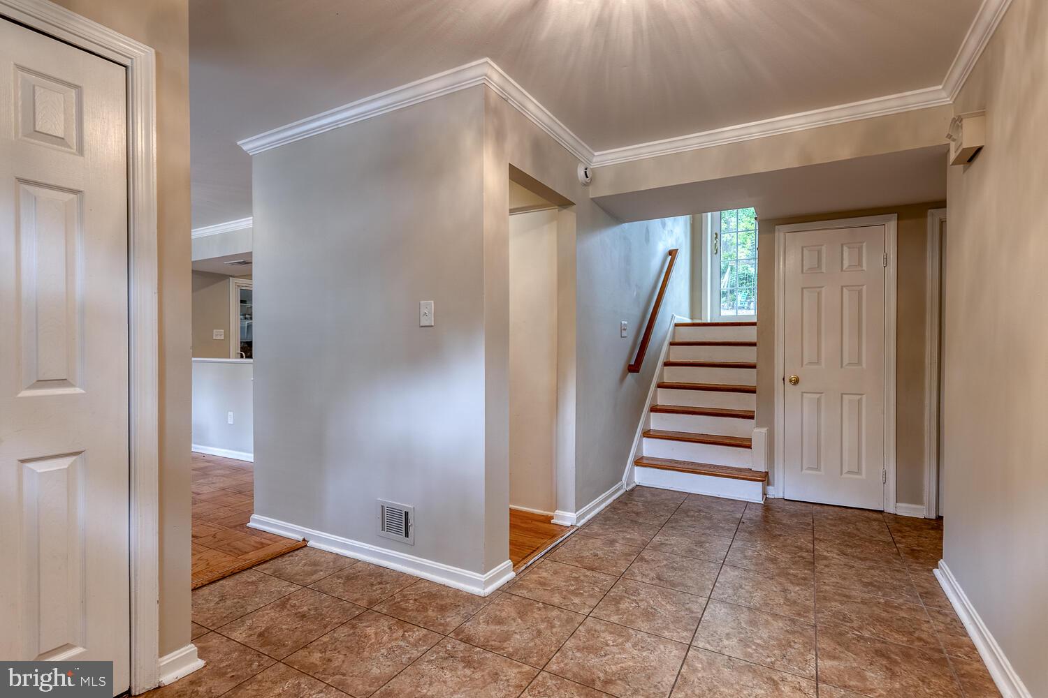 6604 Huntsman Boulevard Springfield, VA 22152 - Photo 5 of 33