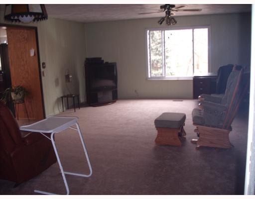 4050 New Texas Road Plum, PA 15239 - Photo 6 of 7 Den/Family/Great Room.