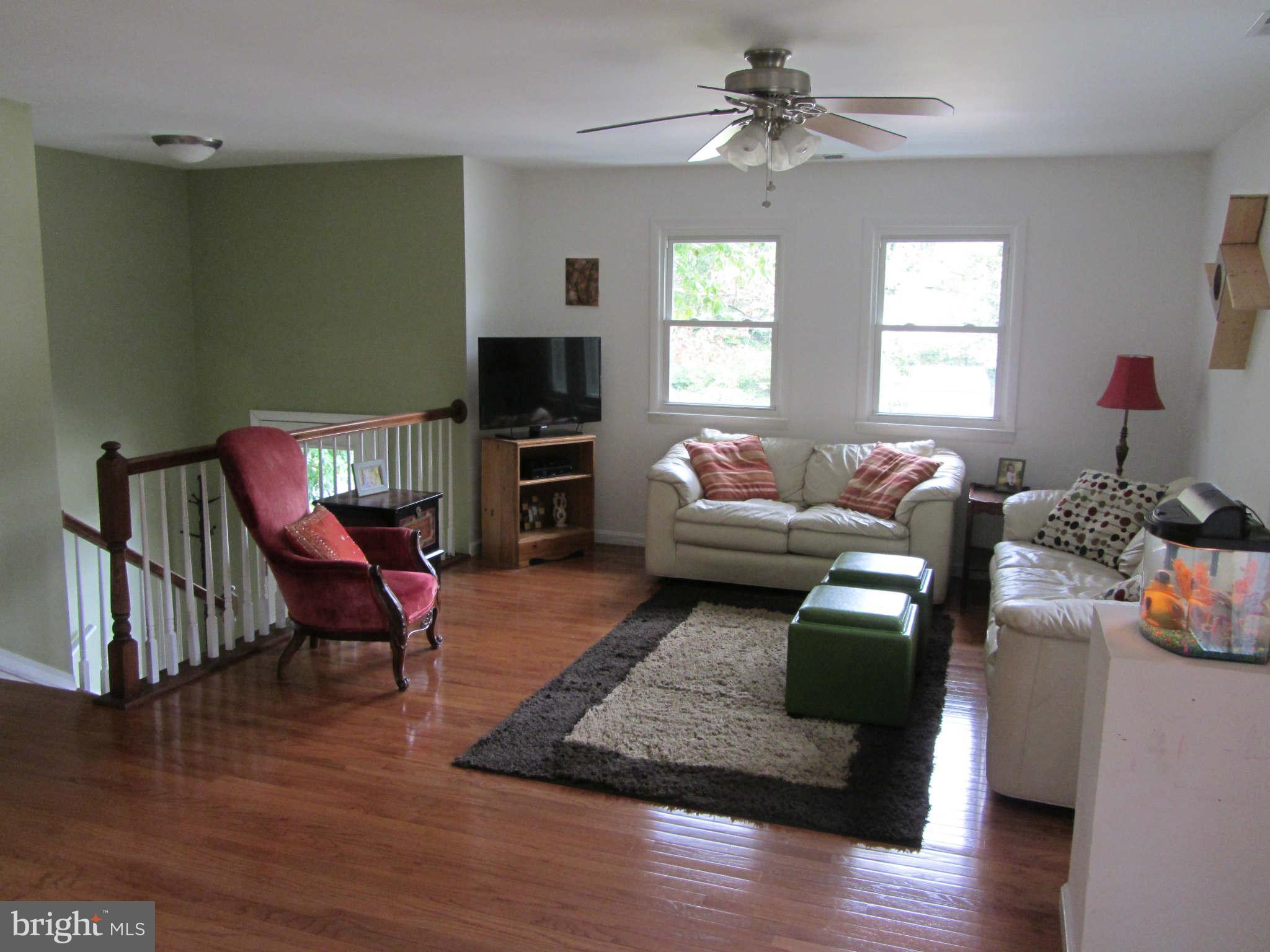 506 Hoot Owl Road Riva, MD 21140 - Photo 11 of 23 Living Room