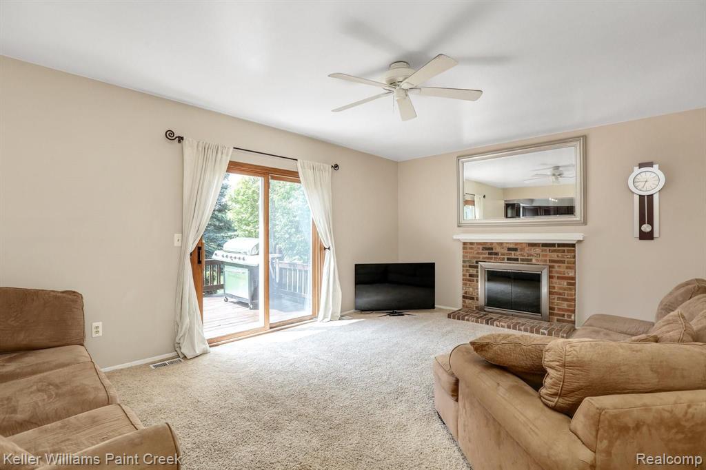 888 Hadley Road Rochester Hills, MI 48307 - Photo 11 of 25