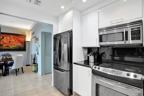 $580,000 | 2000 South Ocean Boulevard, Unit 16K, Lauderdale-by-the-Sea, FL 33062