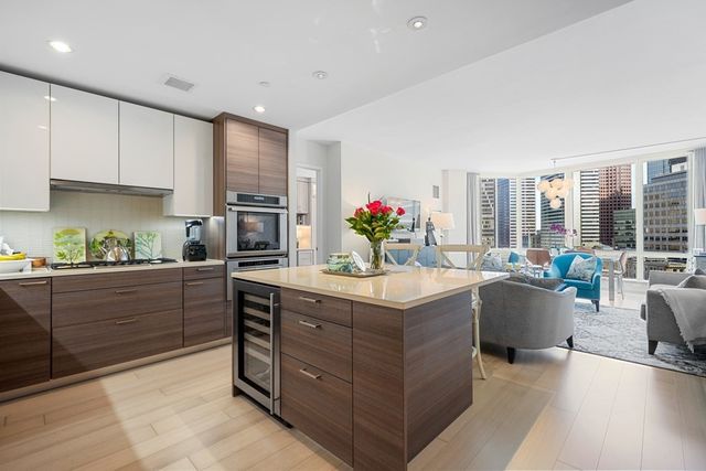 $2,000,000 | 1 Franklin Street, Unit 1807, Boston, MA 02110