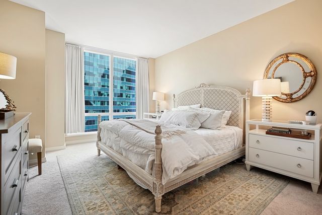 $2,000,000 | 1 Franklin Street, Unit 1807, Boston, MA 02110