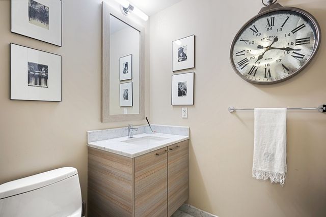 $2,000,000 | 1 Franklin Street, Unit 1807, Boston, MA 02110