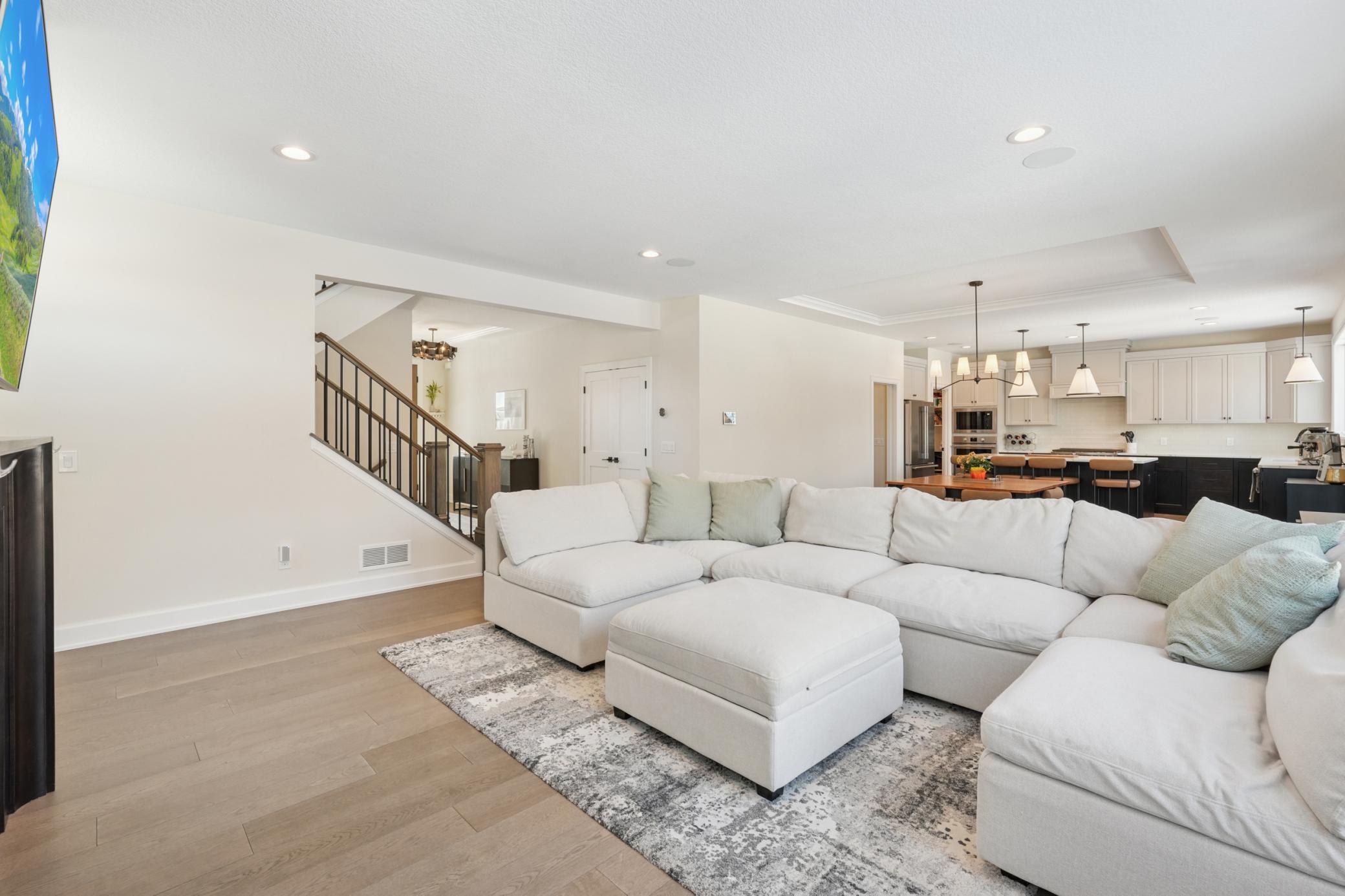 11729 Azure Court Inver Grove Heights, MN 55077 - Photo 3 of 36