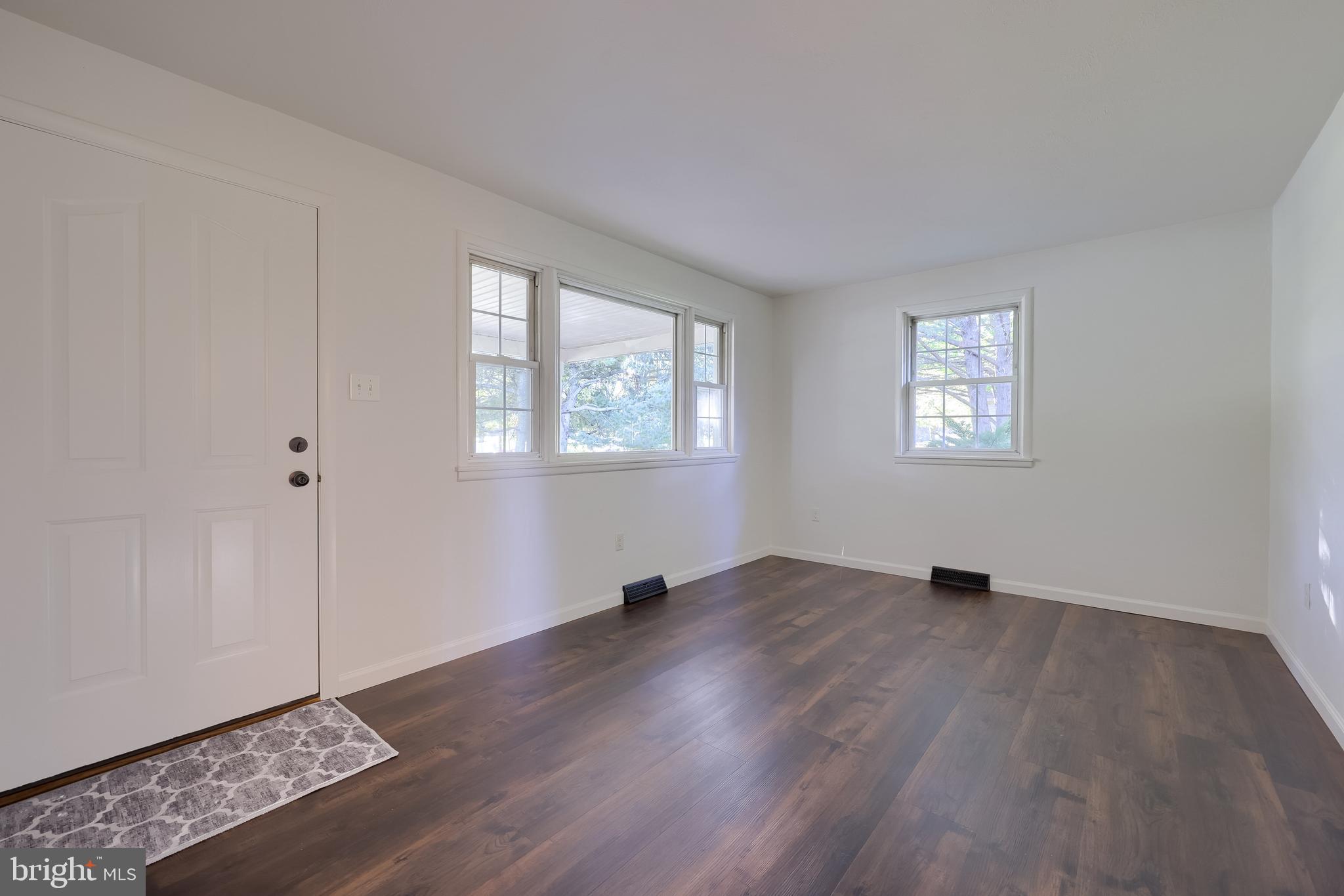 473 Short Road Thomasville, PA 17364 - Photo 6 of 31 Gallery Image 6