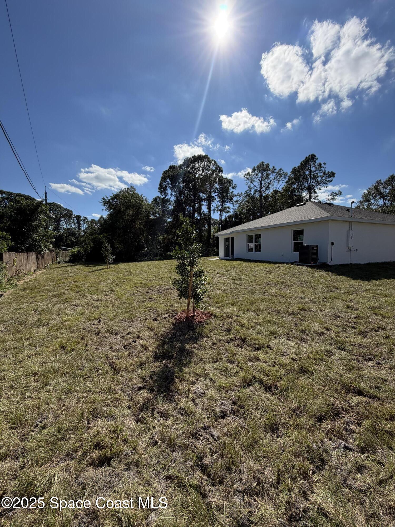 881 Hollahan Road Southeast Palm Bay, FL 32909 - Photo 6 of 21 a view of a terrace