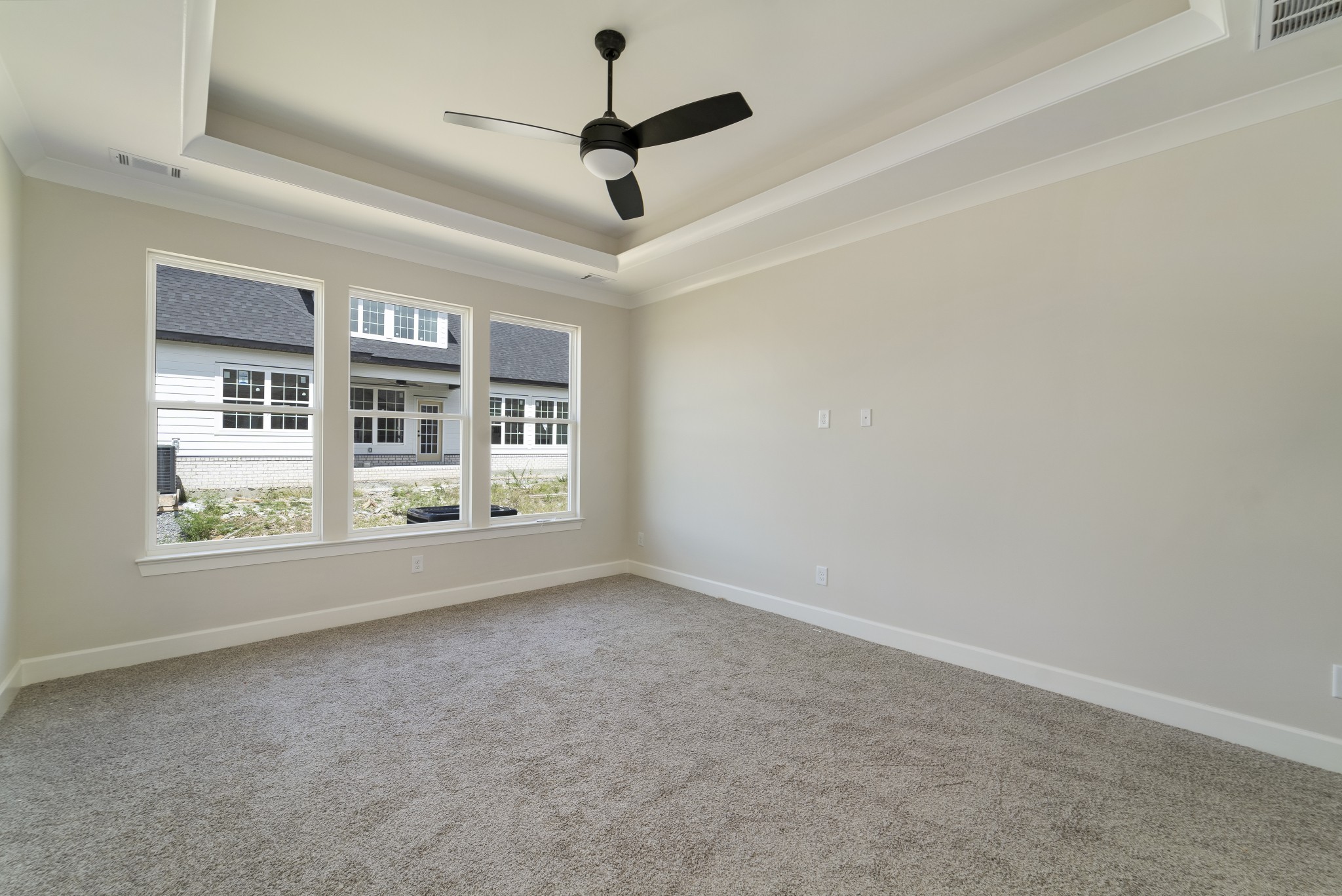 3005 Fanshaw Road Smyrna, TN 37167 - Photo 22 of 40 en empty room with windows and ceiling fan