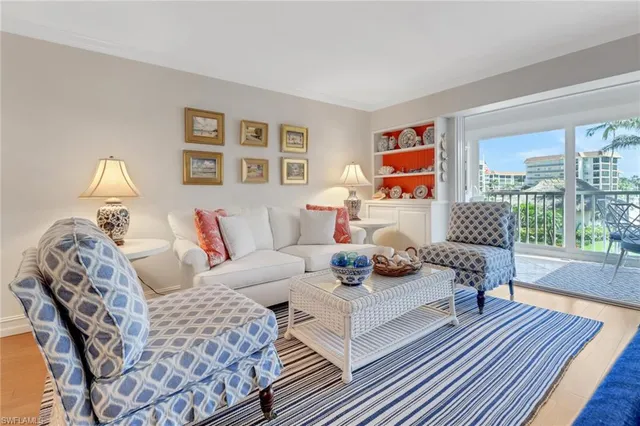 $1,489,000 | 2850 Gulf Shore Boulevard North, Unit 203, Naples, FL 34103