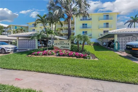 $1,489,000 | 2850 Gulf Shore Boulevard North, Unit 203, Naples, FL 34103