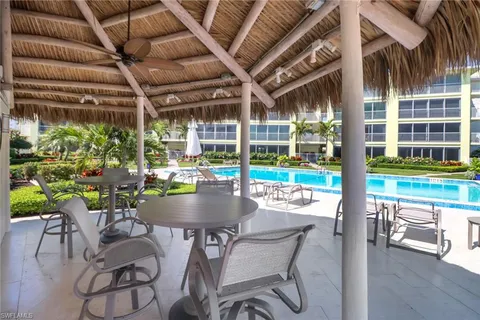 $1,489,000 | 2850 Gulf Shore Boulevard North, Unit 203, Naples, FL 34103