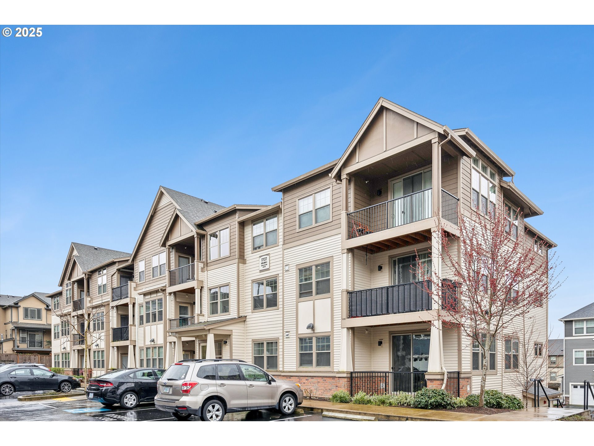 17137 Southwest Appledale Road, Unit 102 Beaverton, OR 97007 - Photo 1 of 29 Gallery Image 1