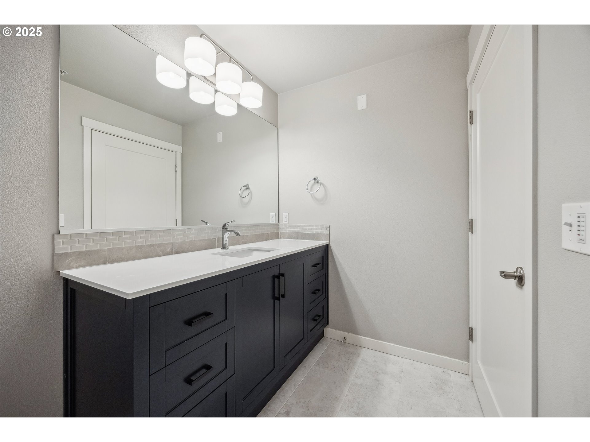 17137 Southwest Appledale Road, Unit 102 Beaverton, OR 97007 - Photo 13 of 29 Bathroom, Attached