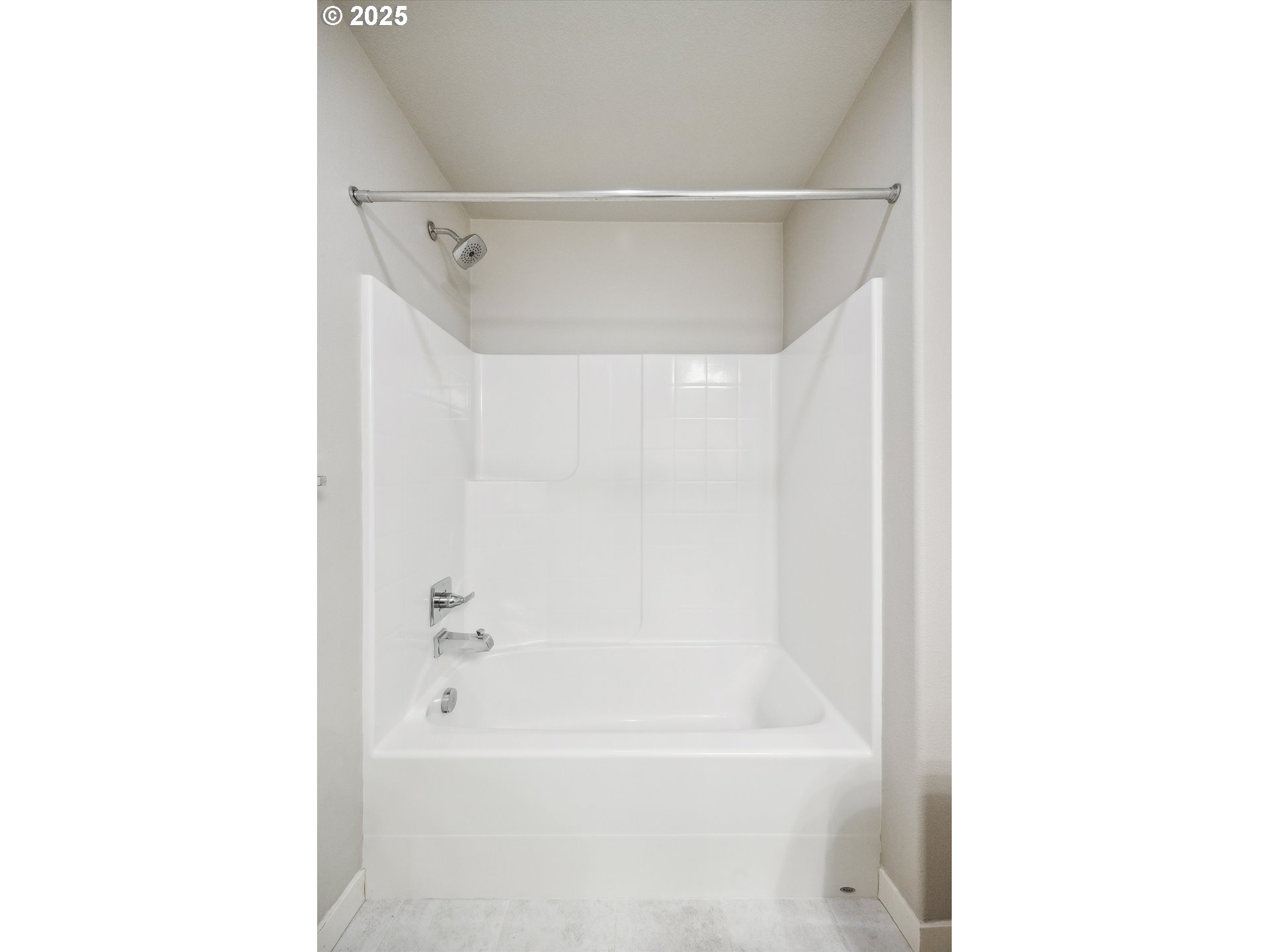 17137 Southwest Appledale Road, Unit 102 Beaverton, OR 97007 - Photo 14 of 29 Bathroom, Attached