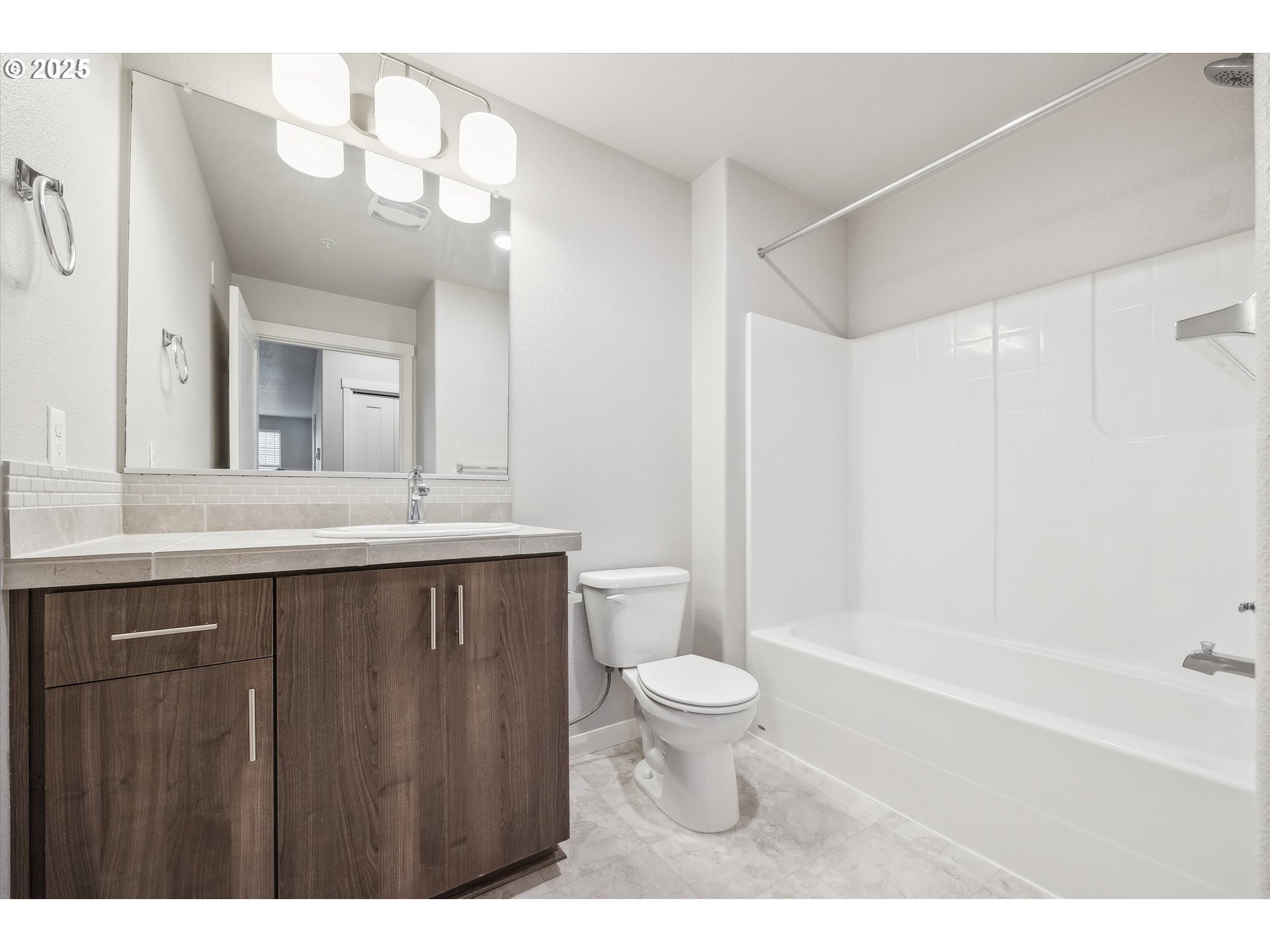 17137 Southwest Appledale Road, Unit 102 Beaverton, OR 97007 - Photo 18 of 29 Bathroom