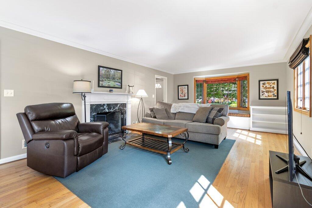 1855 Suffolk Road Columbus, OH 43221 - Photo 4 of 42 1855 Suffolk Road-18.jpg-SMALL