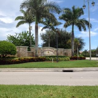 3087 Laurel Ridge Circle Riviera Beach, FL 33404 - Photo 2 of 29 Entrance