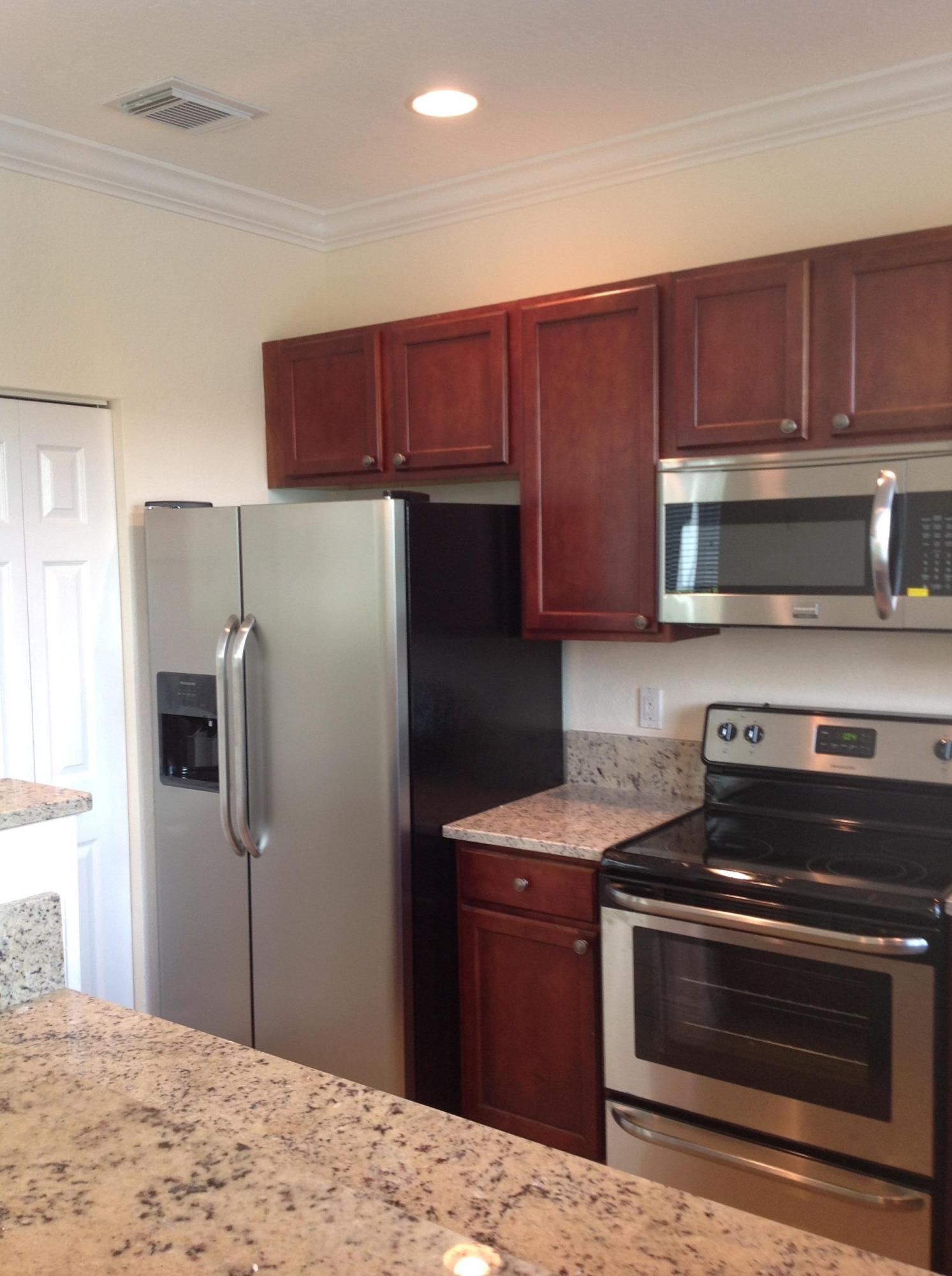 3087 Laurel Ridge Circle Riviera Beach, FL 33404 - Photo 4 of 29 Kitchen