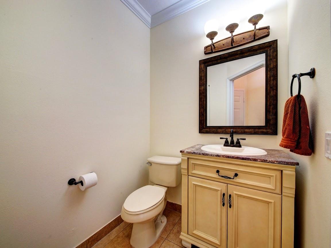 3087 Laurel Ridge Circle Riviera Beach, FL 33404 - Photo 7 of 29 1/2 bath