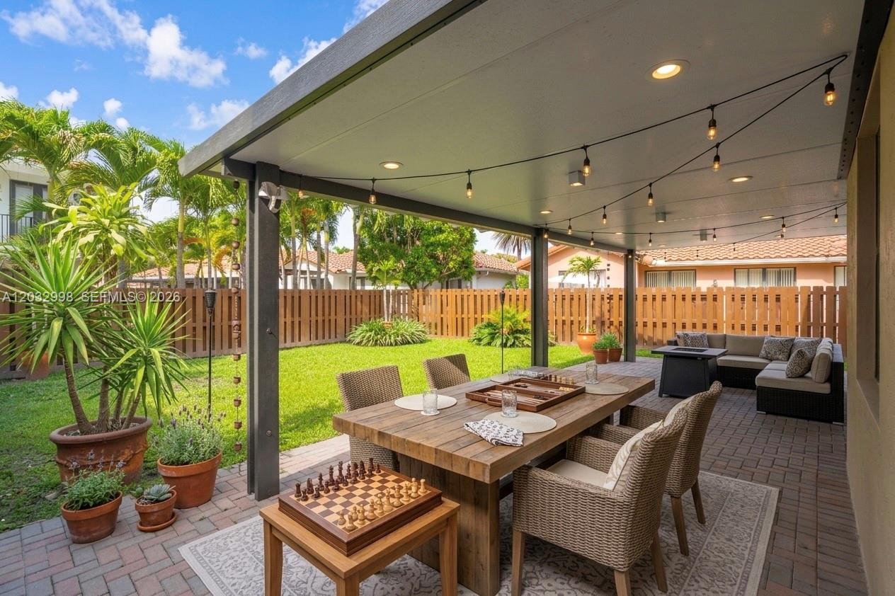 9925 Northwest 10th Street Miami, FL 33172 - Photo 36 of 51