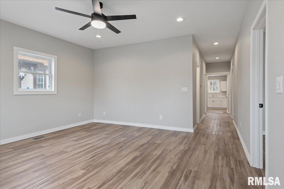 1022 North Walnut Street Springfield, IL 62702 - Photo 3 of 23