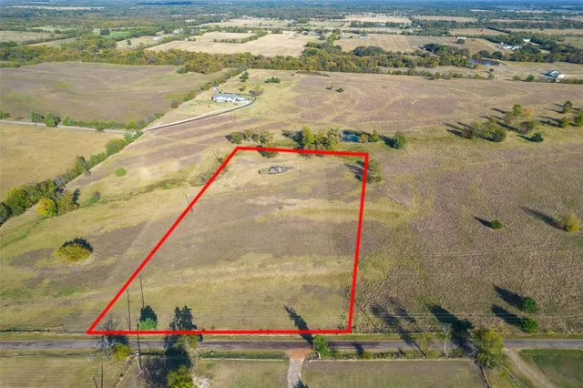 a picture of water view