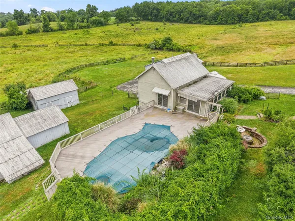 $2,795 | 35 Milburn Road, Unit POOL HOUSE, Goshen, NY 10924